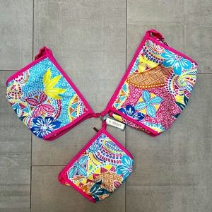 NWT set of 3 travel bags in bright fun print (2 smaller nestle in large one)🌸